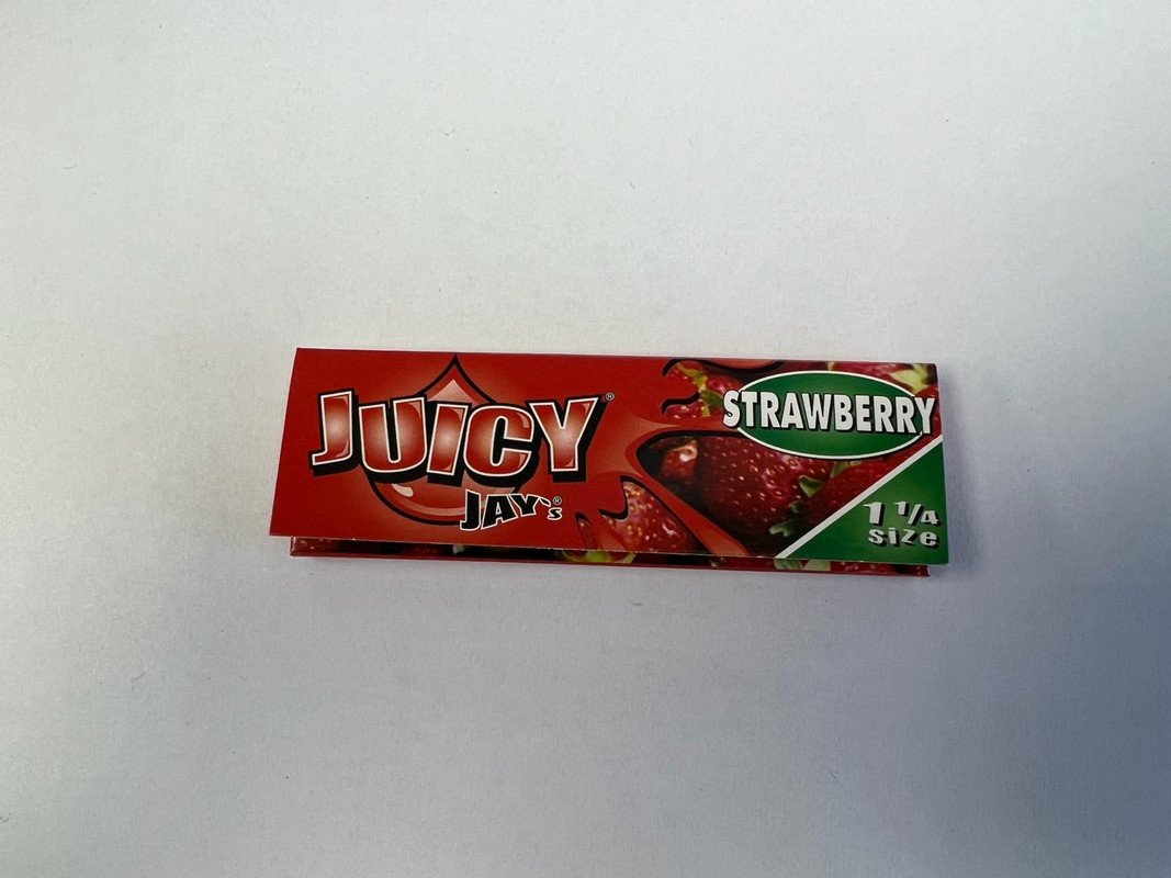 Juicy Jays Strawberry Flavoured Rolling Papers