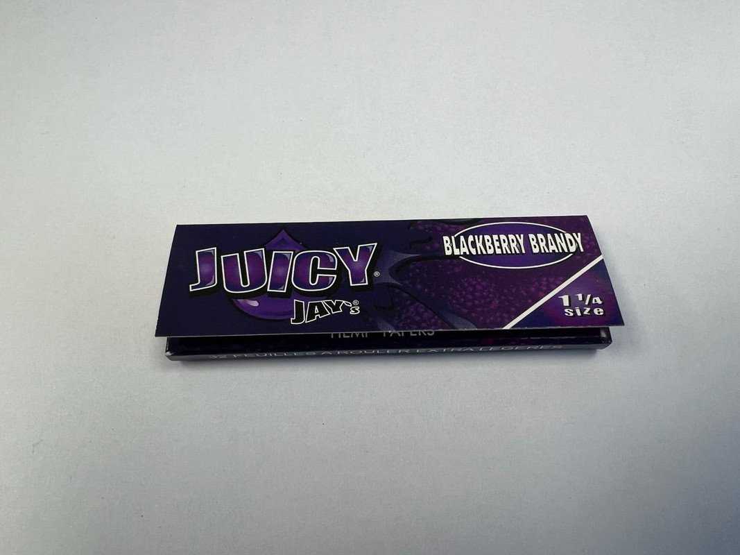 Juicy Jays Blackberry Flavoured Rolling Papers